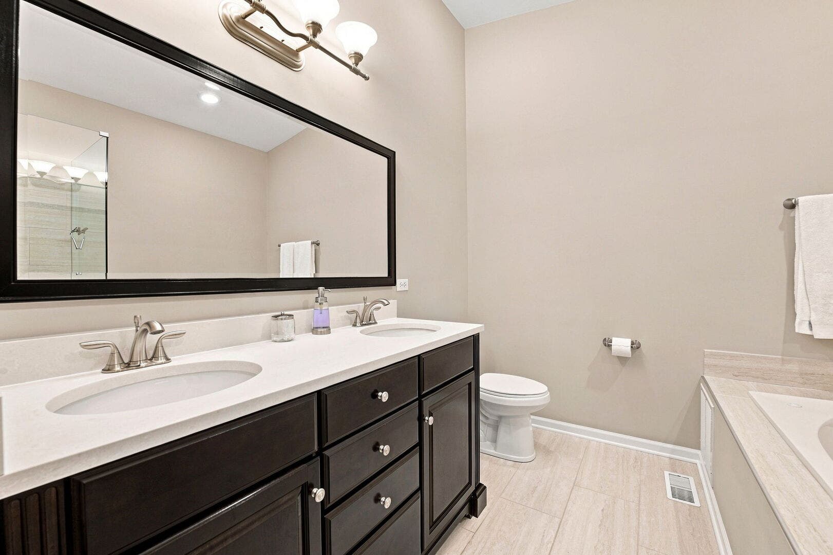 150 Santa Fe Lane, Willow Springs, IL 60480 150 Santa Fe Lane, Willow Springs, IL 60480