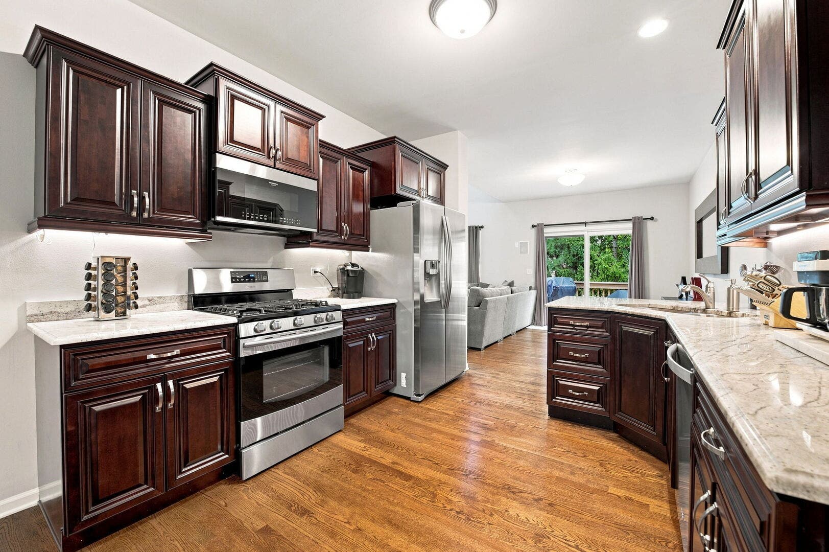 150 Santa Fe Lane, Willow Springs, IL 60480 150 Santa Fe Lane, Willow Springs, IL 60480