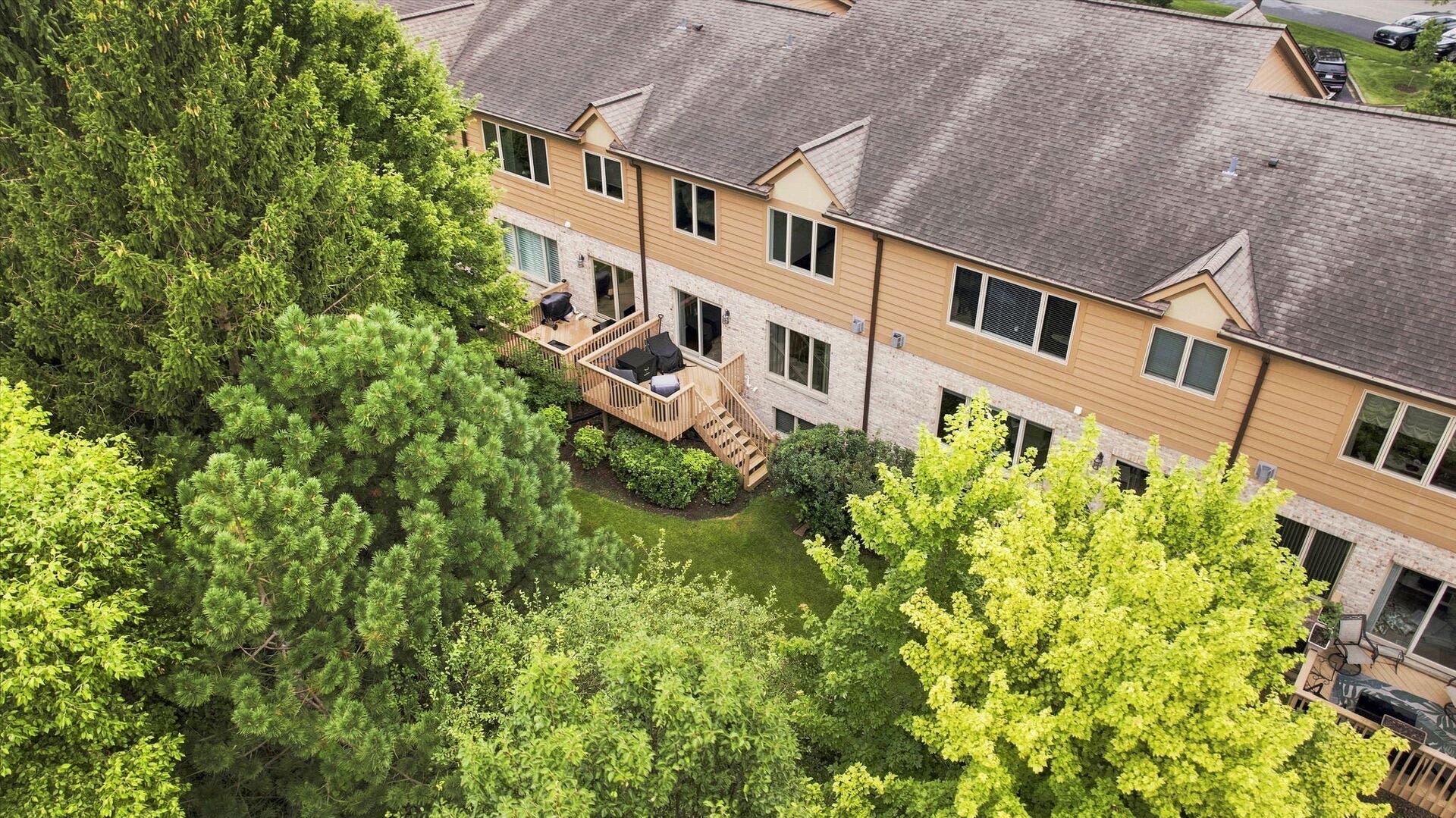 150 Santa Fe Lane, Willow Springs, IL 60480 150 Santa Fe Lane, Willow Springs, IL 60480
