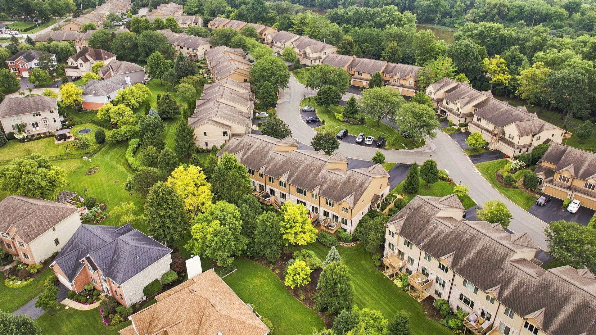 150 Santa Fe Lane, Willow Springs, IL 60480 150 Santa Fe Lane, Willow Springs, IL 60480