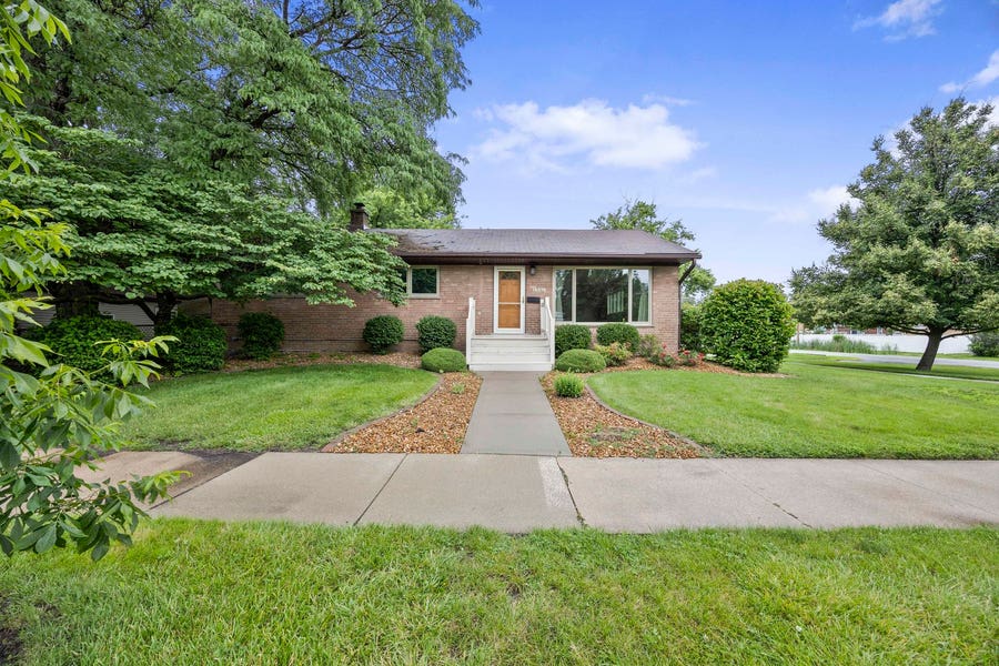 Property photo for 18516 Riegel Road, Homewood, IL