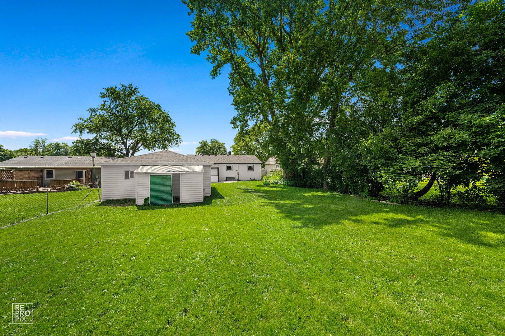 6413 Dunham Road, Downers Grove, IL 60516 6413 Dunham Road, Downers Grove, IL 60516