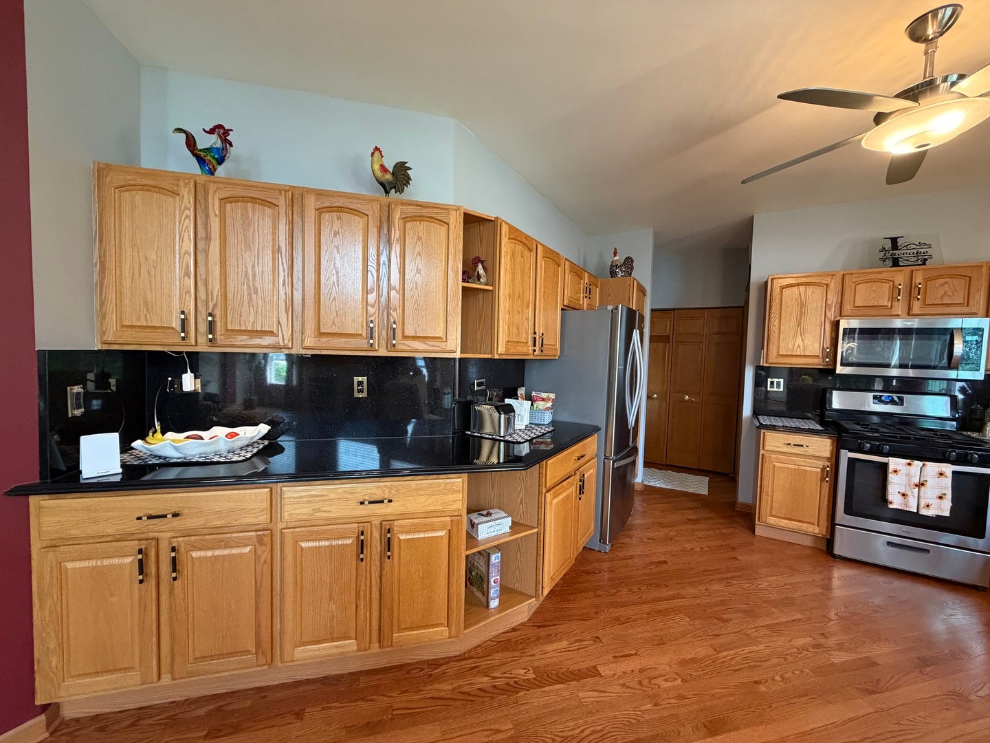 8 Fairfax Court, Bolingbrook, IL 60490 8 Fairfax Court, Bolingbrook, IL 60490