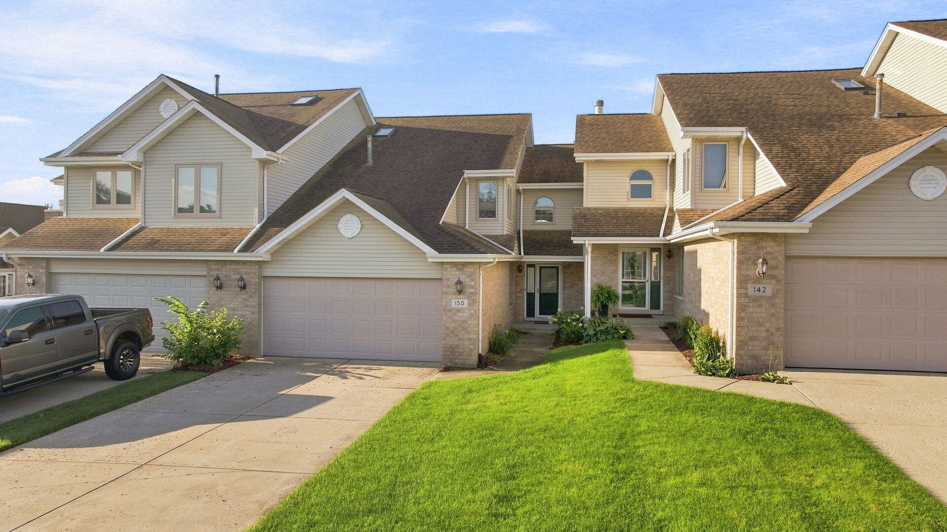 150 Harper Lane, Lemont, IL 60439 150 Harper Lane, Lemont, IL 60439