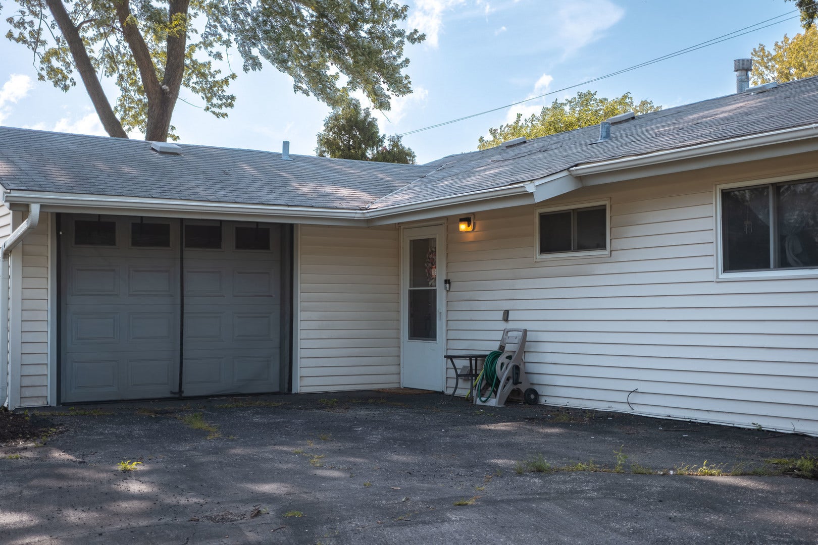 100 FAIRWOOD Drive, Bolingbrook, IL 60440