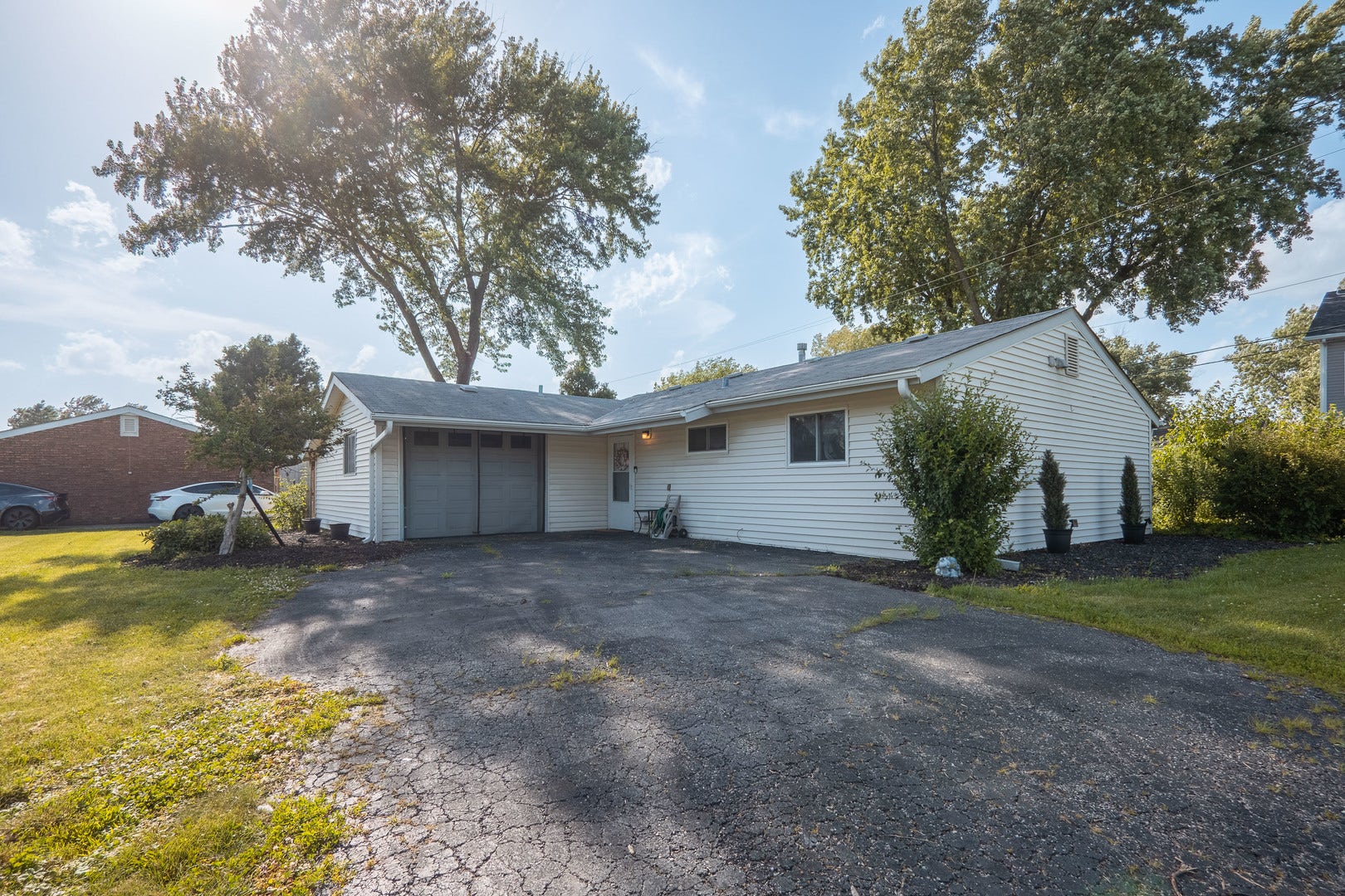 100 FAIRWOOD Drive, Bolingbrook, IL 60440