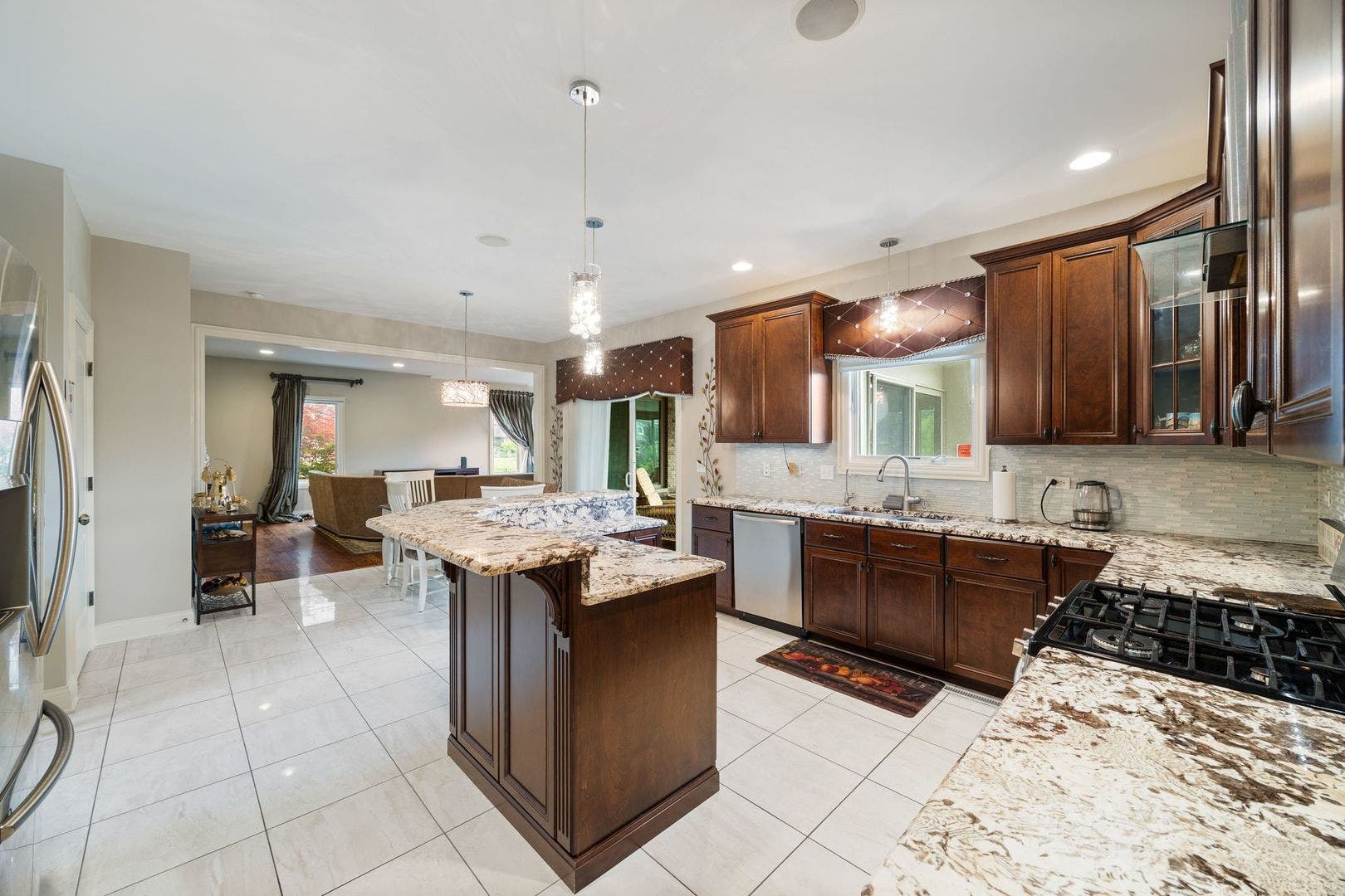 12775 TULLAMORE Lane, Lemont, IL 60439 12775 TULLAMORE Lane, Lemont, IL 60439