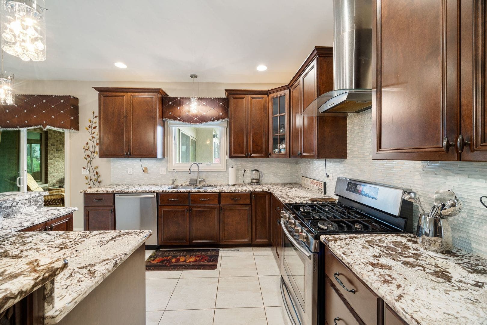 12775 TULLAMORE Lane, Lemont, IL 60439 12775 TULLAMORE Lane, Lemont, IL 60439