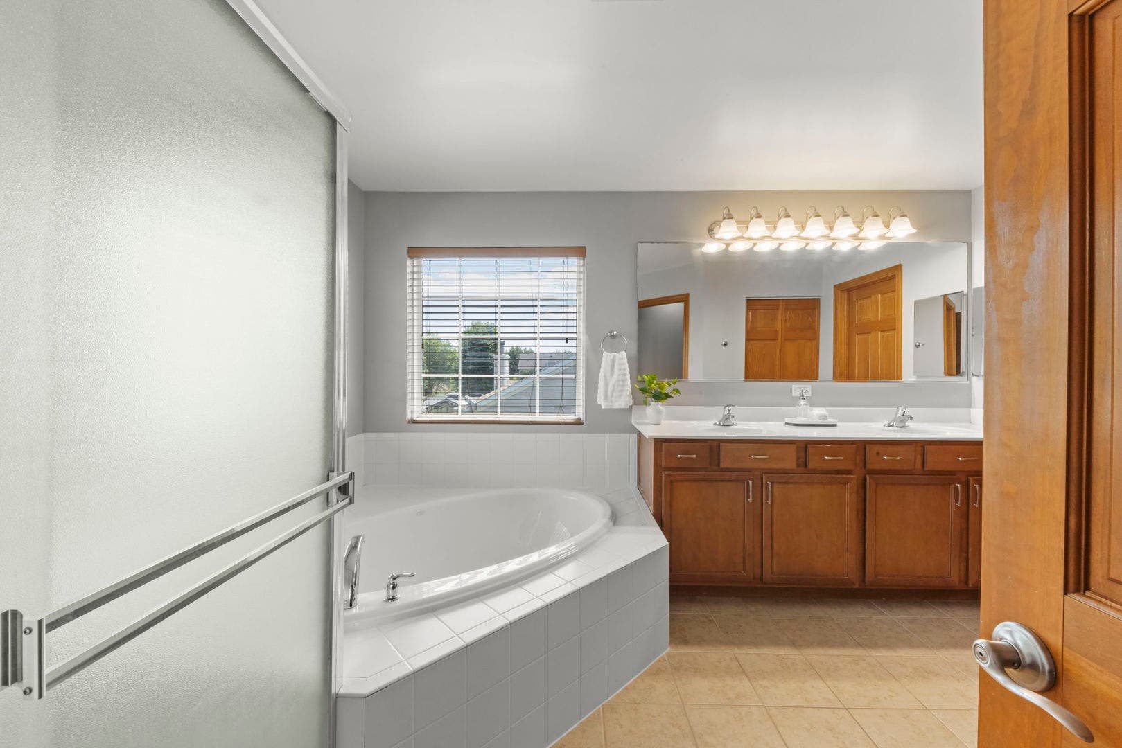 3008 Tumbleweed Way, Elgin, IL 60124 3008 Tumbleweed Way, Elgin, IL 60124