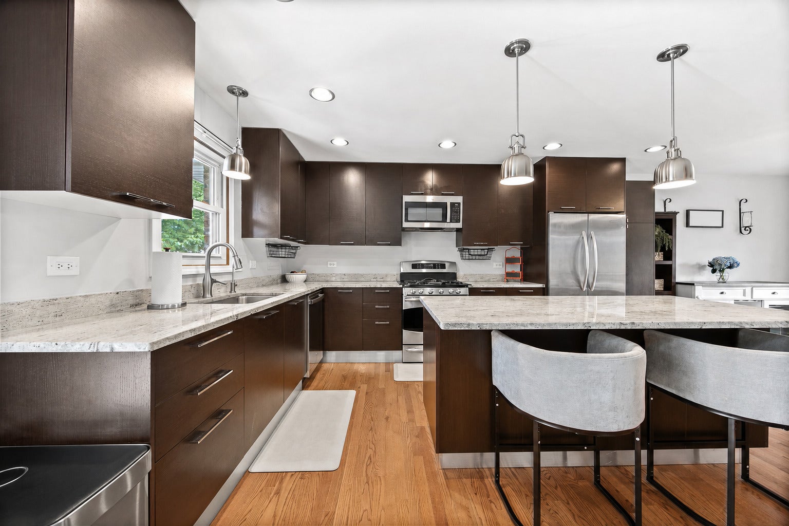10S520 Havens Drive, Downers Grove, IL 60516