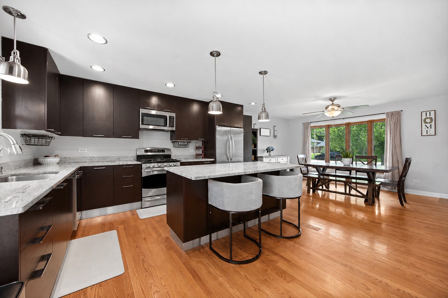 10S520 Havens Drive, Downers Grove, IL 60516
