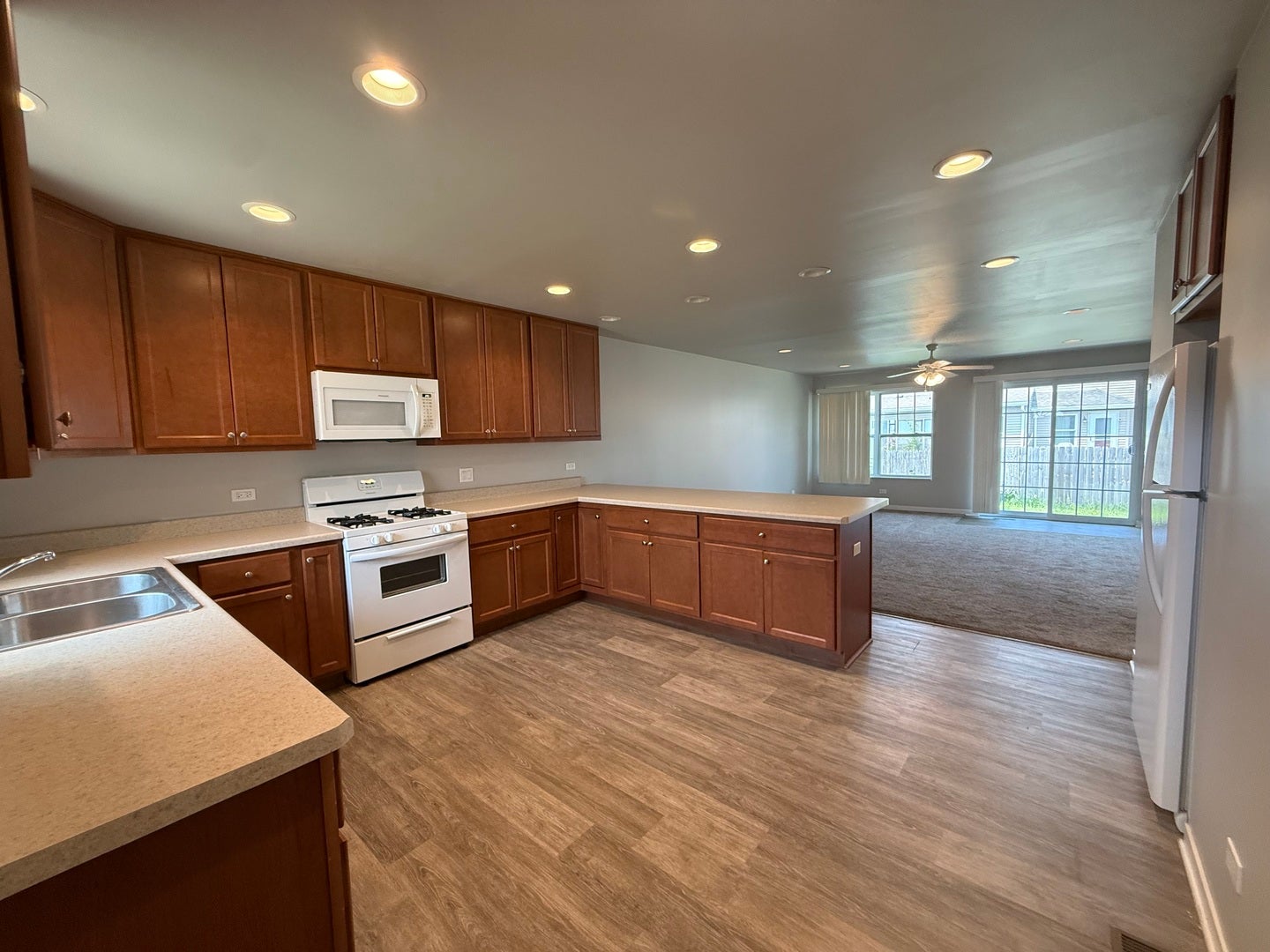 940 W Bergera Road, Braidwood, IL 60408 940 W Bergera Road, Braidwood, IL 60408