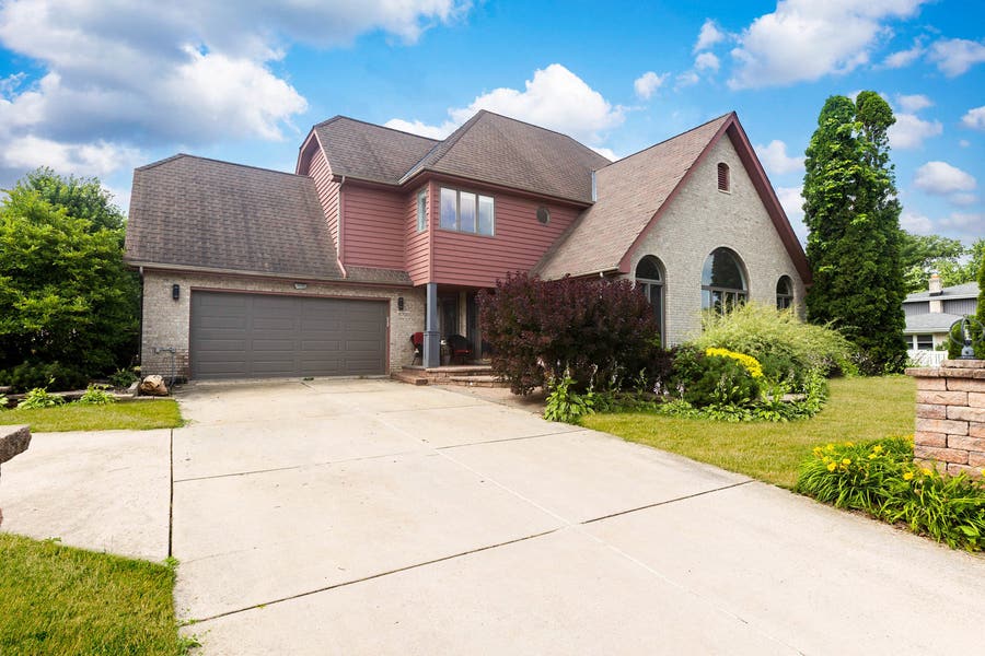 Property photo for 15700 Pine Road, Oak Forest, IL