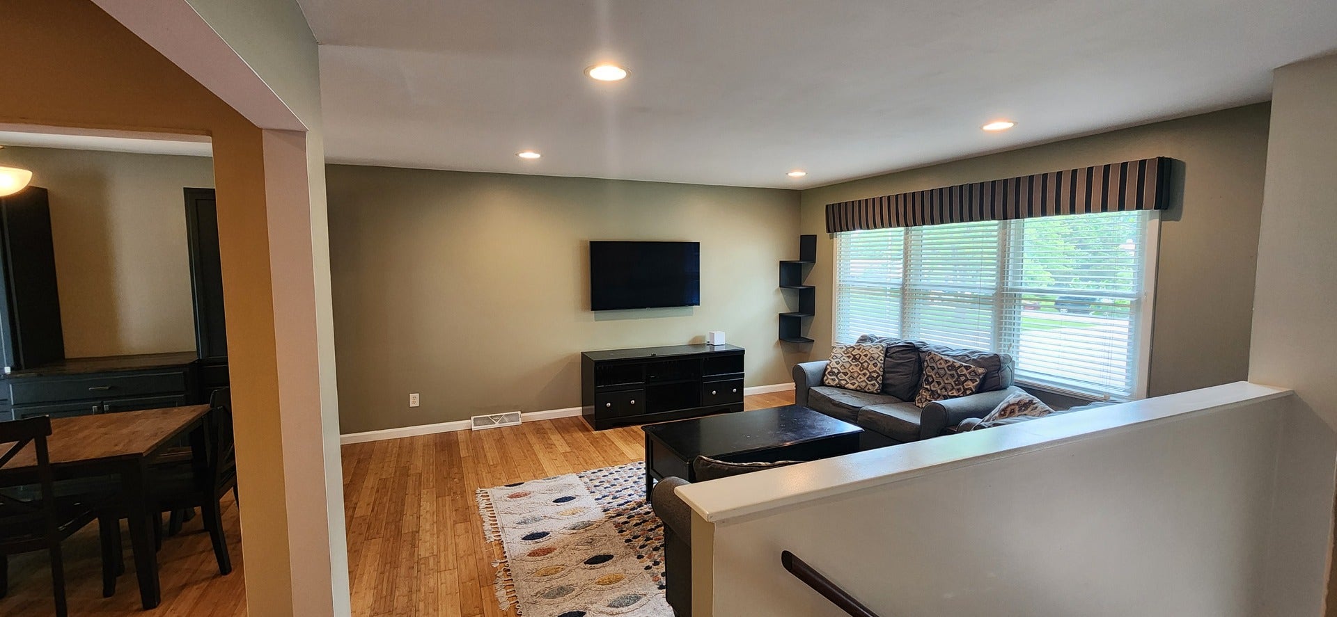 1240 Constellation Drive, Aurora, IL 60505 1240 Constellation Drive, Aurora, IL 60505