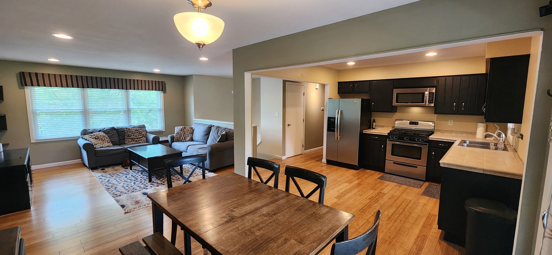 1240 Constellation Drive, Aurora, IL 60505 1240 Constellation Drive, Aurora, IL 60505