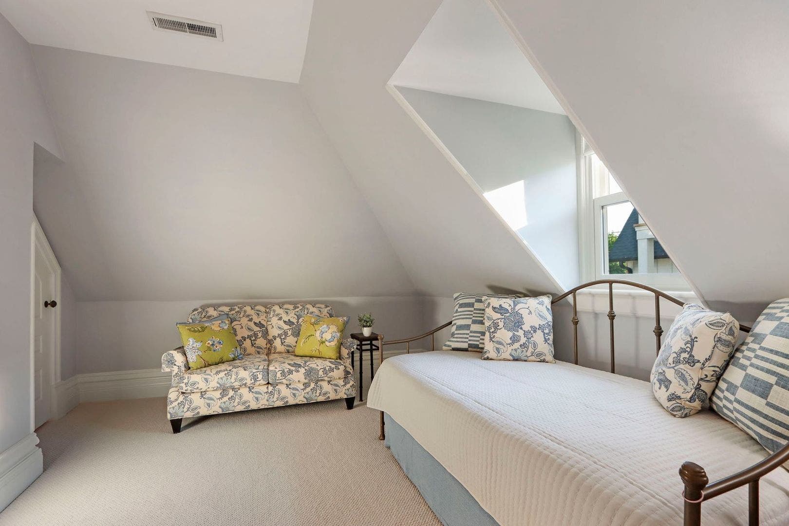 920 Geneva Street, Lake Geneva, WI 53147 920 Geneva Street, Lake Geneva, WI 53147