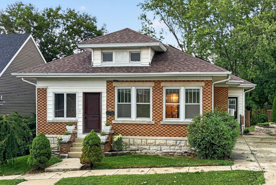 Property photo for 427 Grant Street, Lemont, IL