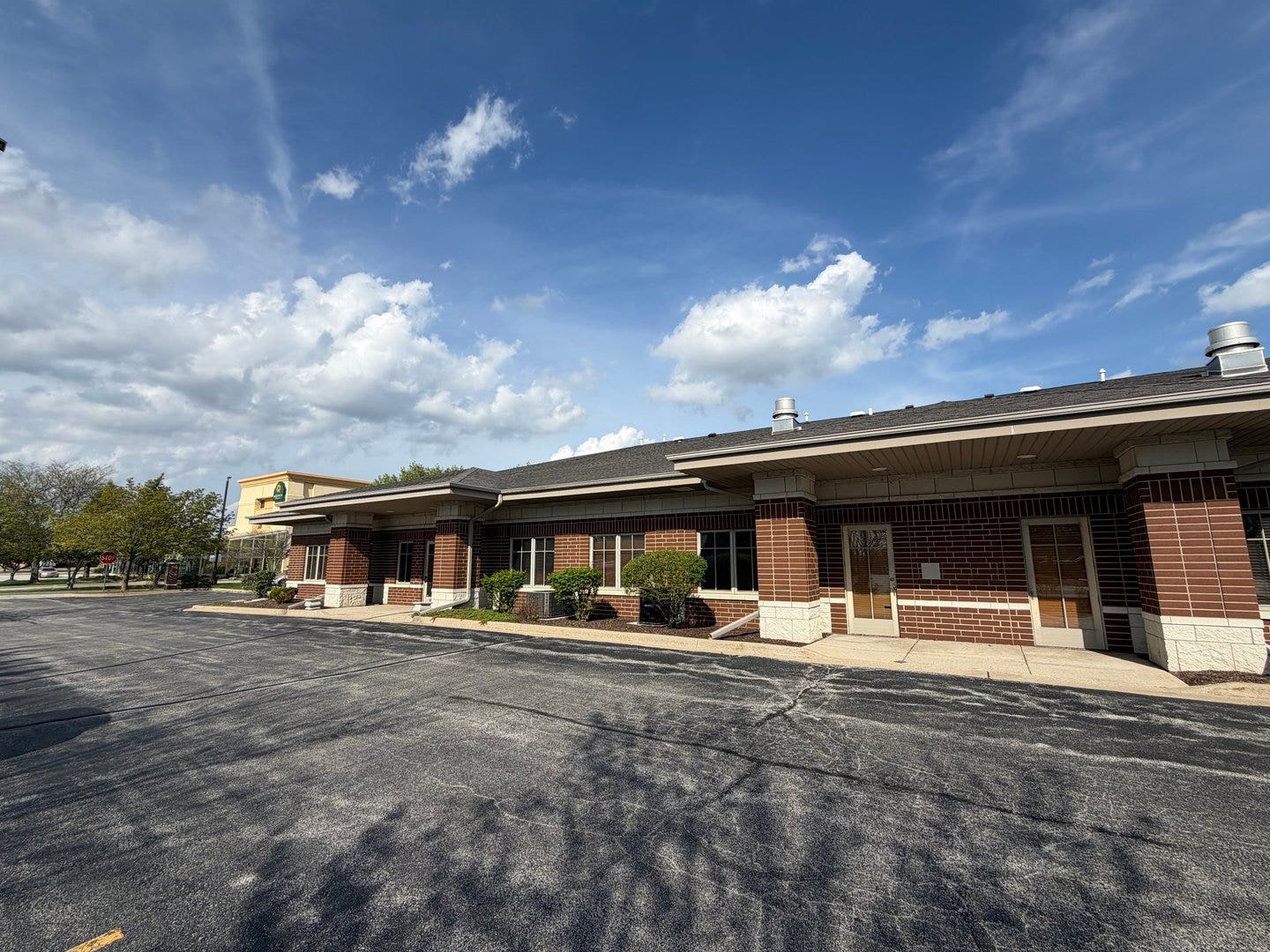 18400 Maple Creek Drive, Tinley Park, IL 60477 18400 Maple Creek Drive, Tinley Park, IL 60477