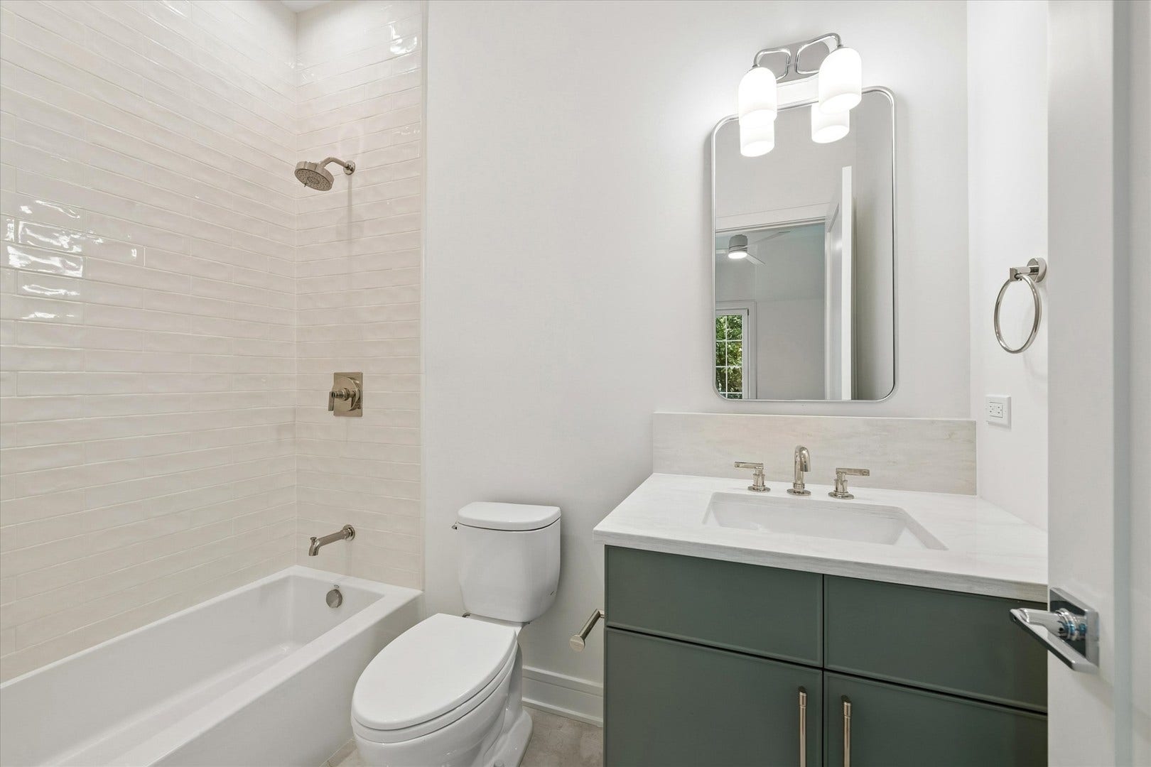 880 Bittersweet Drive, Northbrook, IL 60062 2nd Bedroom en-suite bath