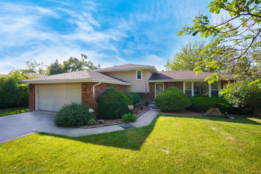 Property photo for 10906 3rd Street, Mokena, IL