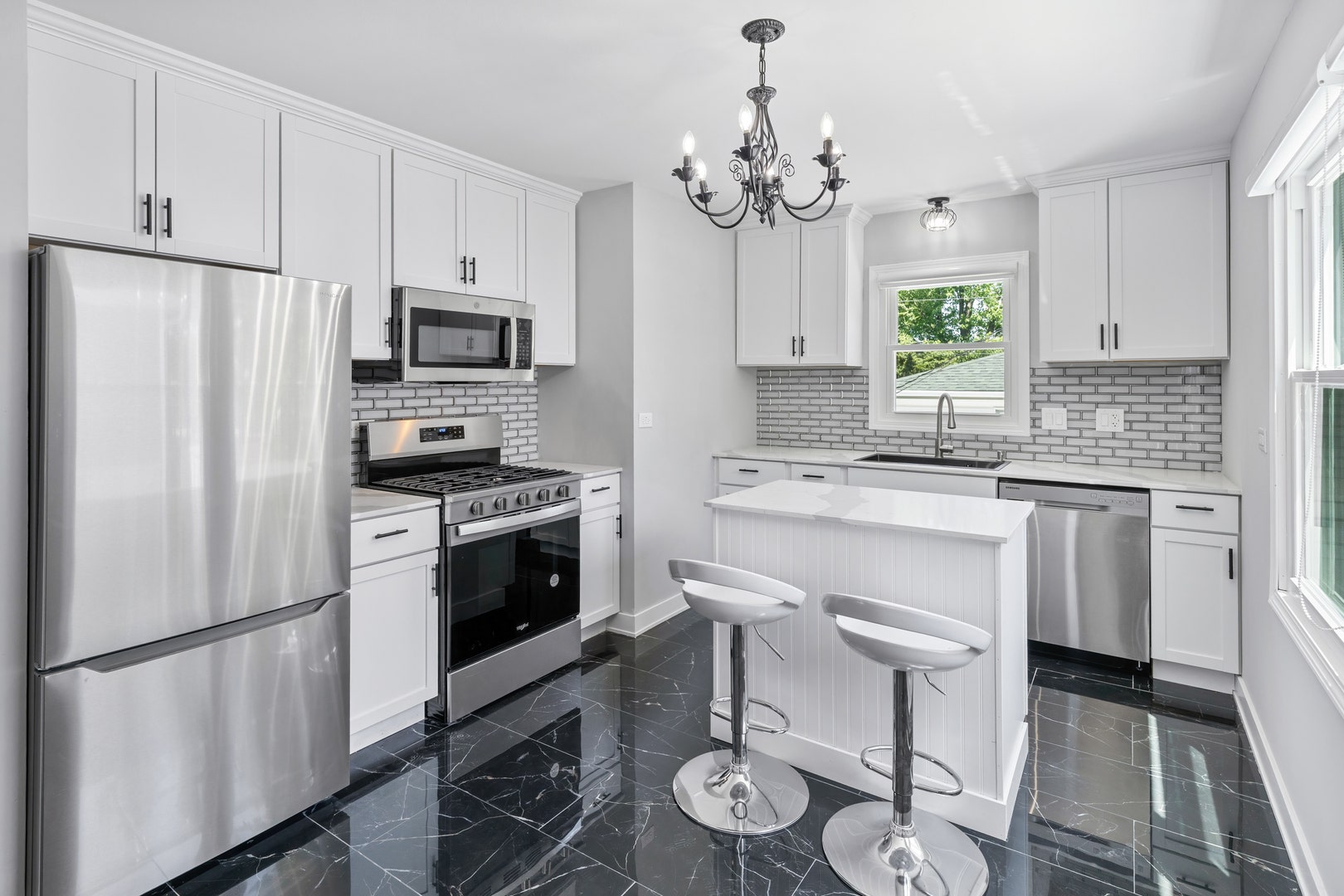 8920 Fairway Drive, Orland Park, IL 60462