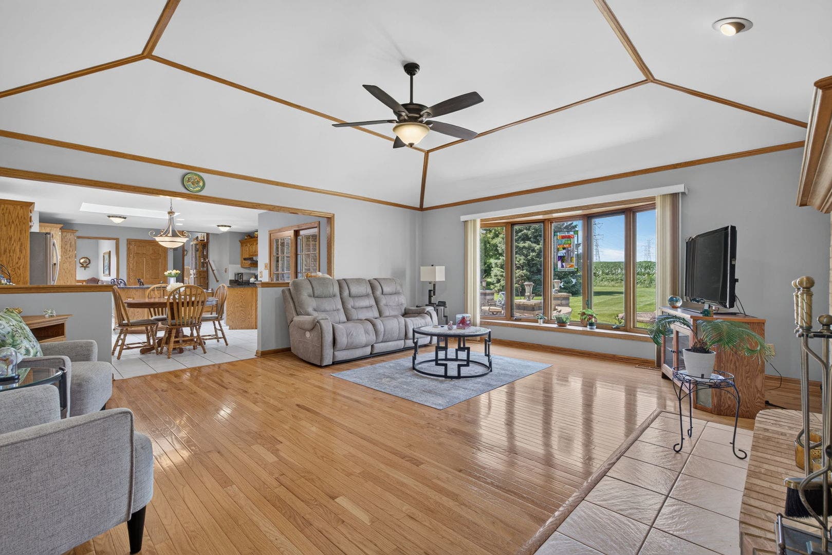 12902 W Beaver Lake Drive, Homer Glen, IL 60491 12902 W Beaver Lake Drive, Homer Glen, IL 60491