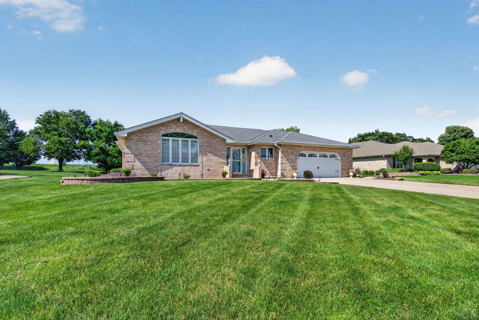 12902 W Beaver Lake Drive, Homer Glen, IL 60491 12902 W Beaver Lake Drive, Homer Glen, IL 60491