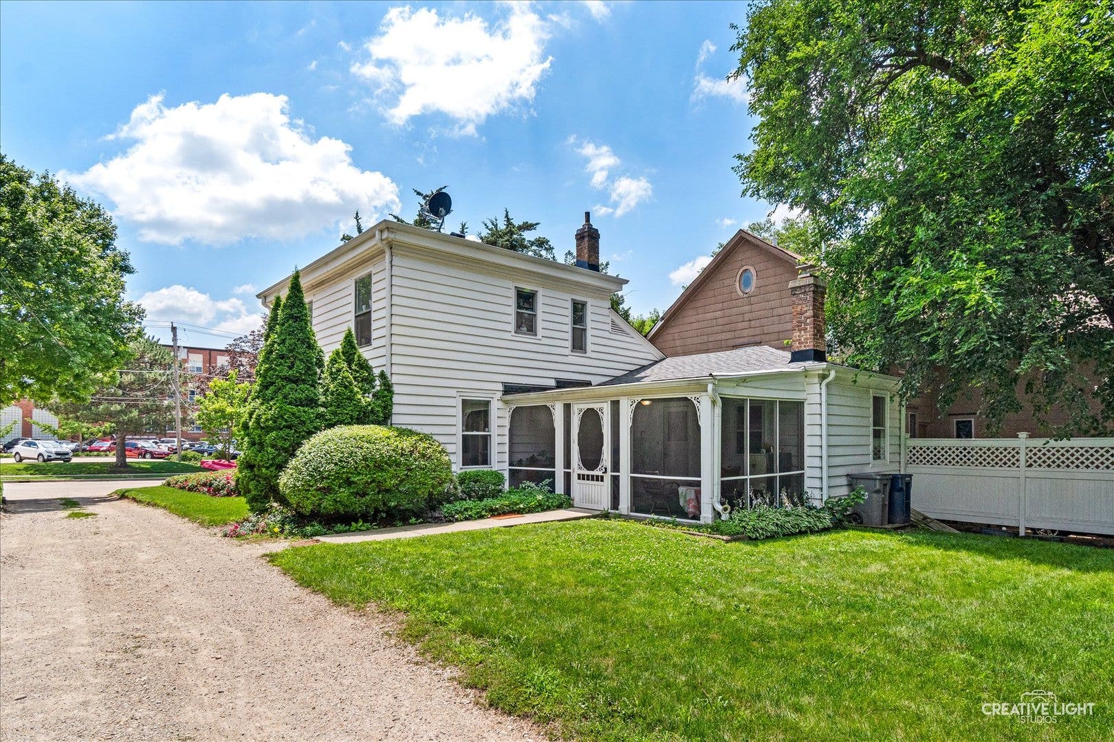 384 E Chicago Street, Elgin, IL 60120 384 E Chicago Street, Elgin, IL 60120