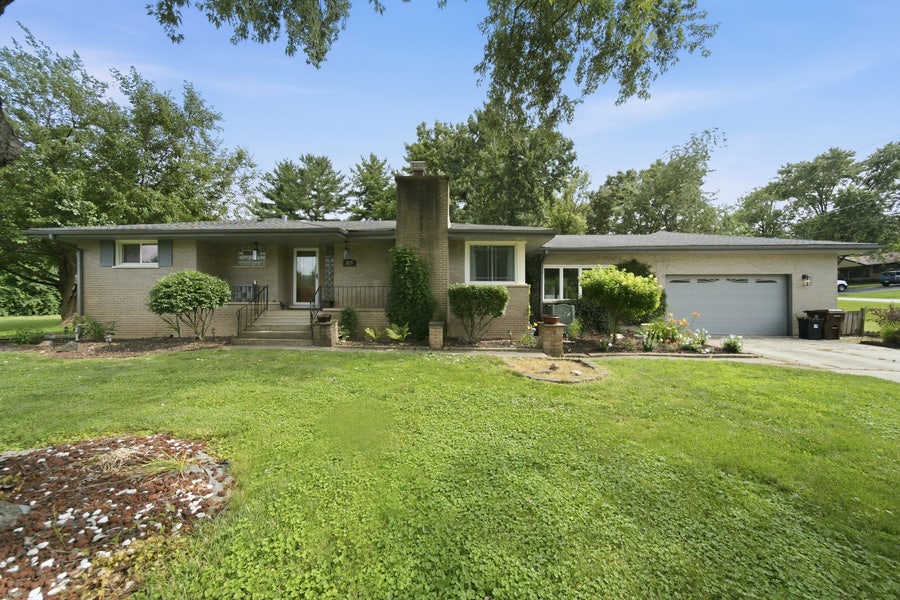 Property photo for 1125 119th Street, Lemont, IL