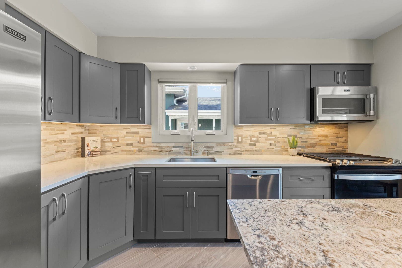 4401 Florence Avenue, Downers Grove, IL 60515 4401 Florence Avenue, Downers Grove, IL 60515