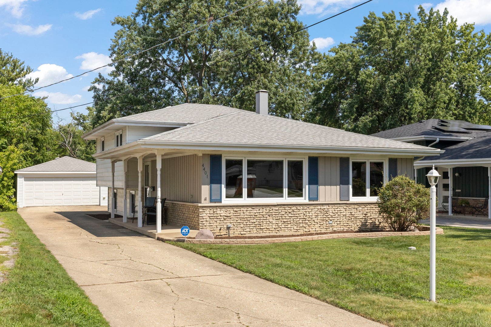 4401 Florence Avenue, Downers Grove, IL 60515 4401 Florence Avenue, Downers Grove, IL 60515