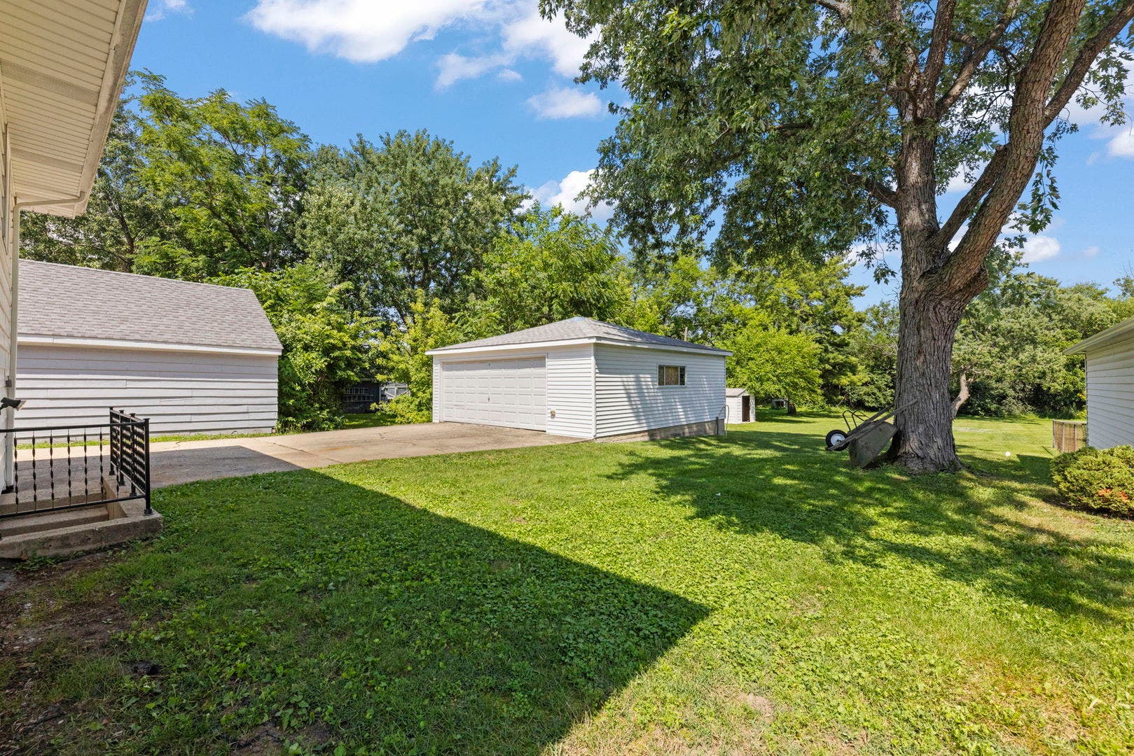 4401 Florence Avenue, Downers Grove, IL 60515 4401 Florence Avenue, Downers Grove, IL 60515