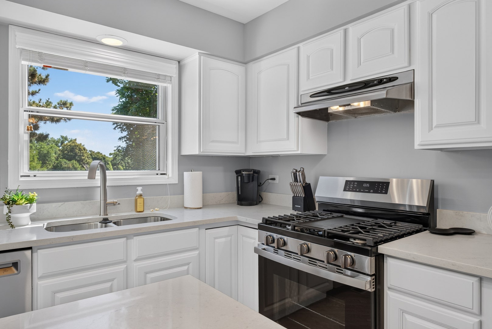 12 Foxglove Court, Bolingbrook, IL 60440 12 Foxglove Court, Bolingbrook, IL 60440