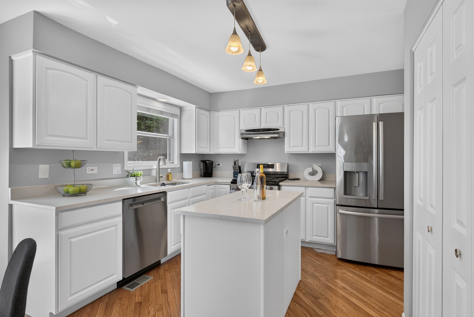 12 Foxglove Court, Bolingbrook, IL 60440 12 Foxglove Court, Bolingbrook, IL 60440