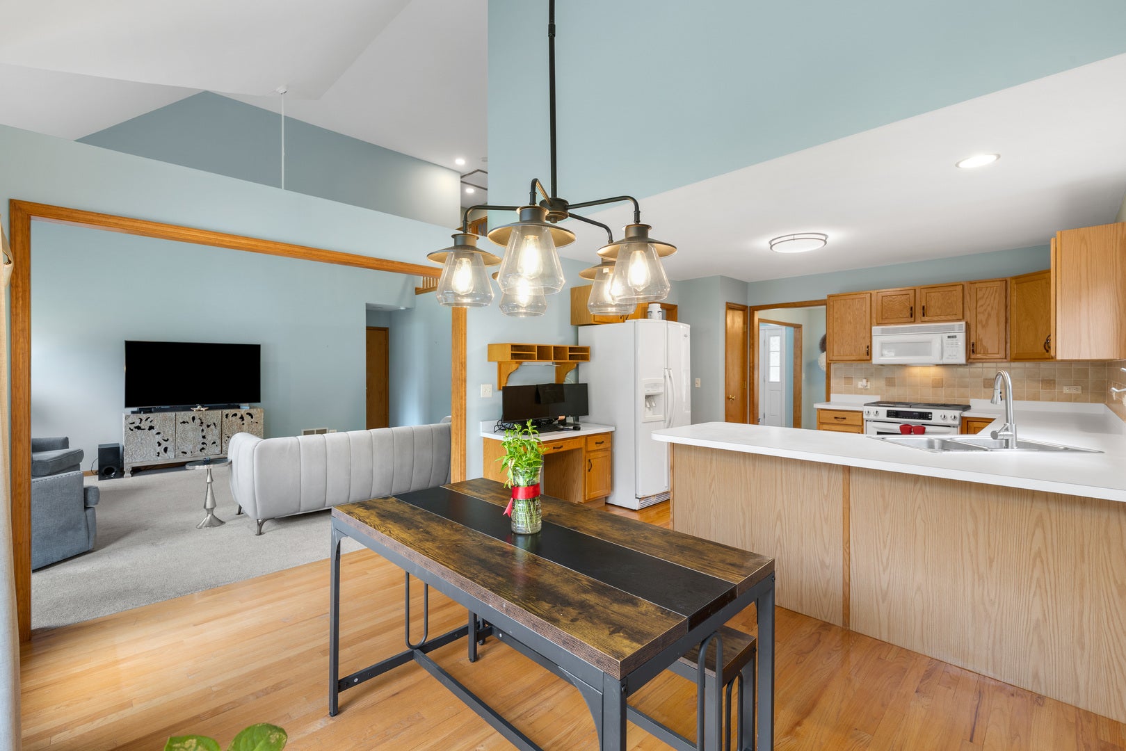 855 Ayers Street, Bolingbrook, IL 60440 855 Ayers Street, Bolingbrook, IL 60440