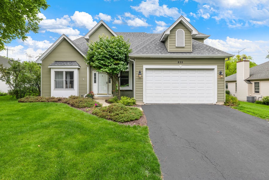 Property photo for 855 Ayers Street, Bolingbrook, IL