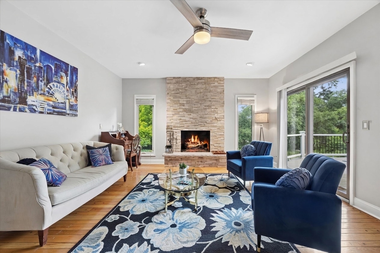 1490 Wood Avenue, Downers Grove, IL 60515 1490 Wood Avenue, Downers Grove, IL 60515