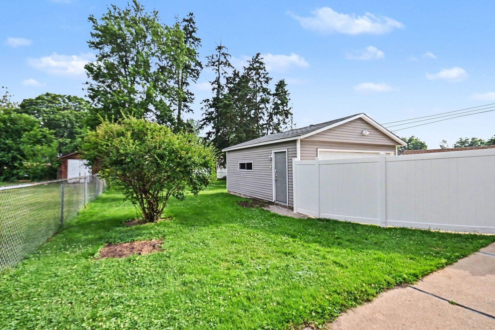 662 Bent Street, Elgin, IL 60120 662 Bent Street, Elgin, IL 60120