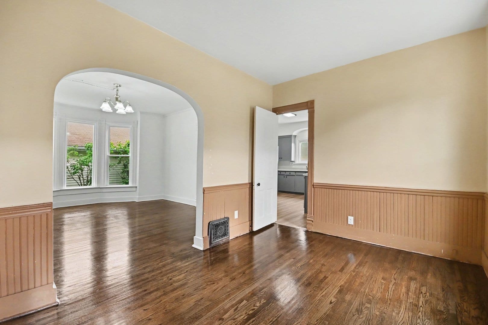 662 Bent Street, Elgin, IL 60120 662 Bent Street, Elgin, IL 60120