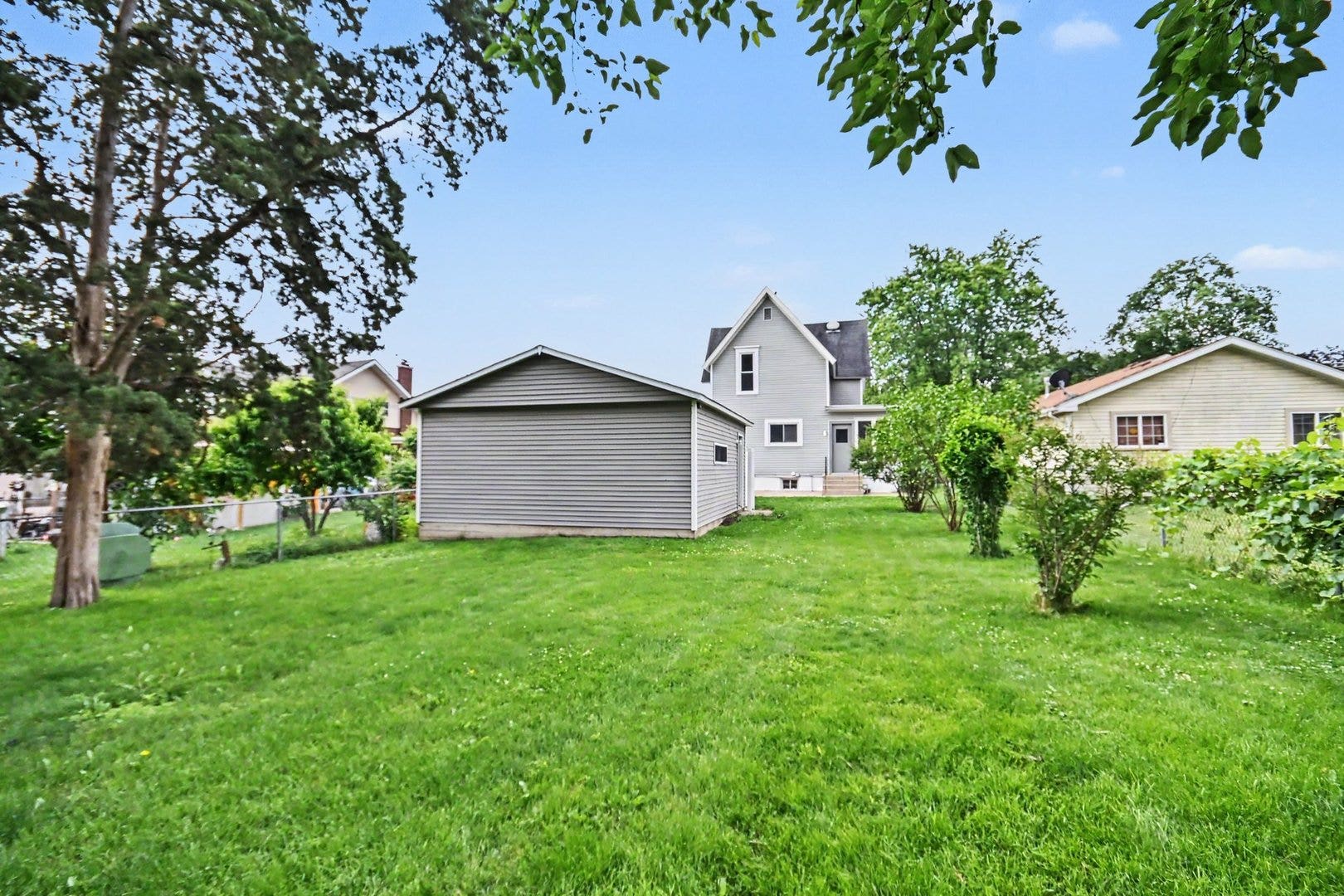 662 Bent Street, Elgin, IL 60120 662 Bent Street, Elgin, IL 60120