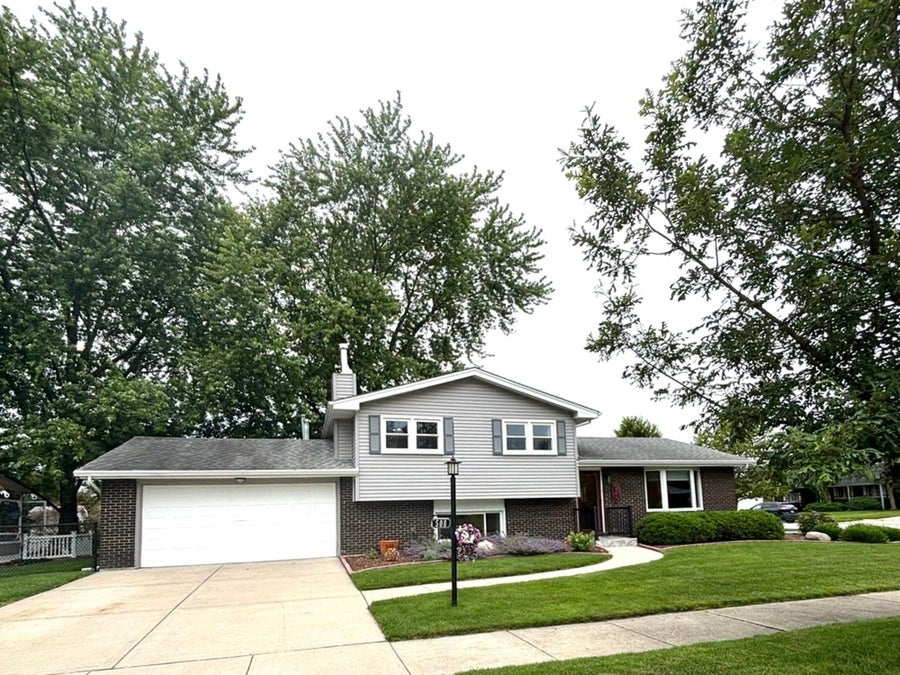 Property photo for 508 Willow Lane, Beecher, IL