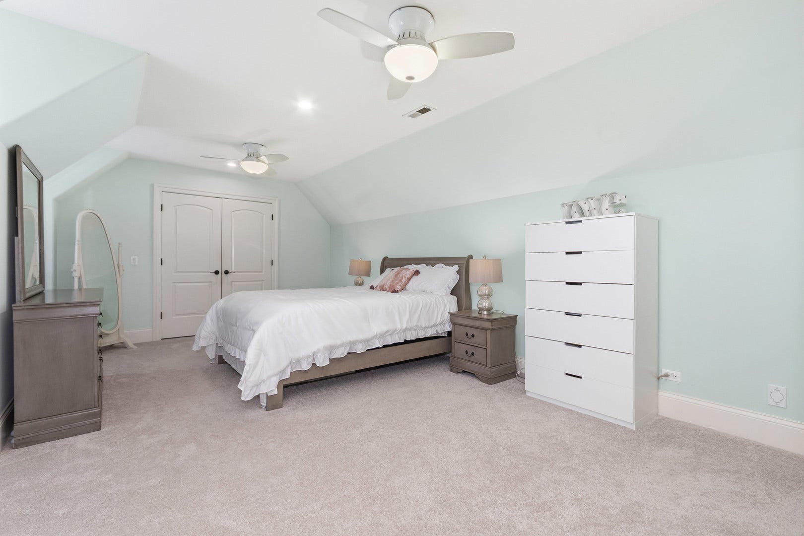 1736 Brian Grant Court, Downers Grove, IL 60516
