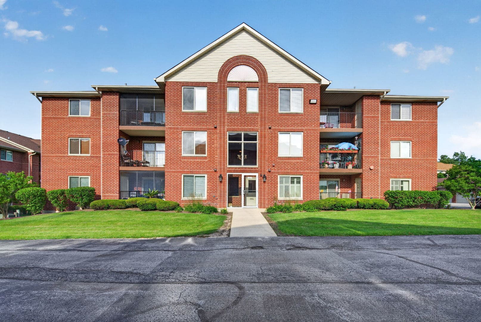 6955 Heritage Circle, #3-1C, Orland Park, IL 60462