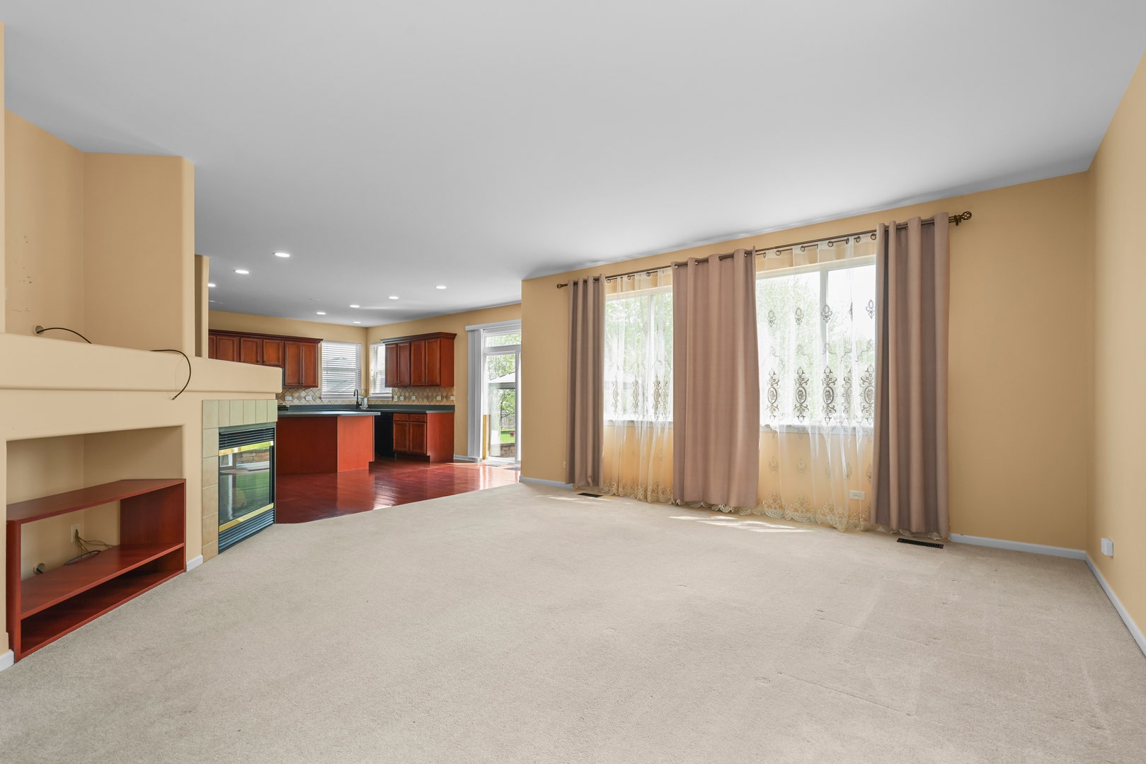 239 Pawtucket Avenue, Elgin, IL 60124 239 Pawtucket Avenue, Elgin, IL 60124
