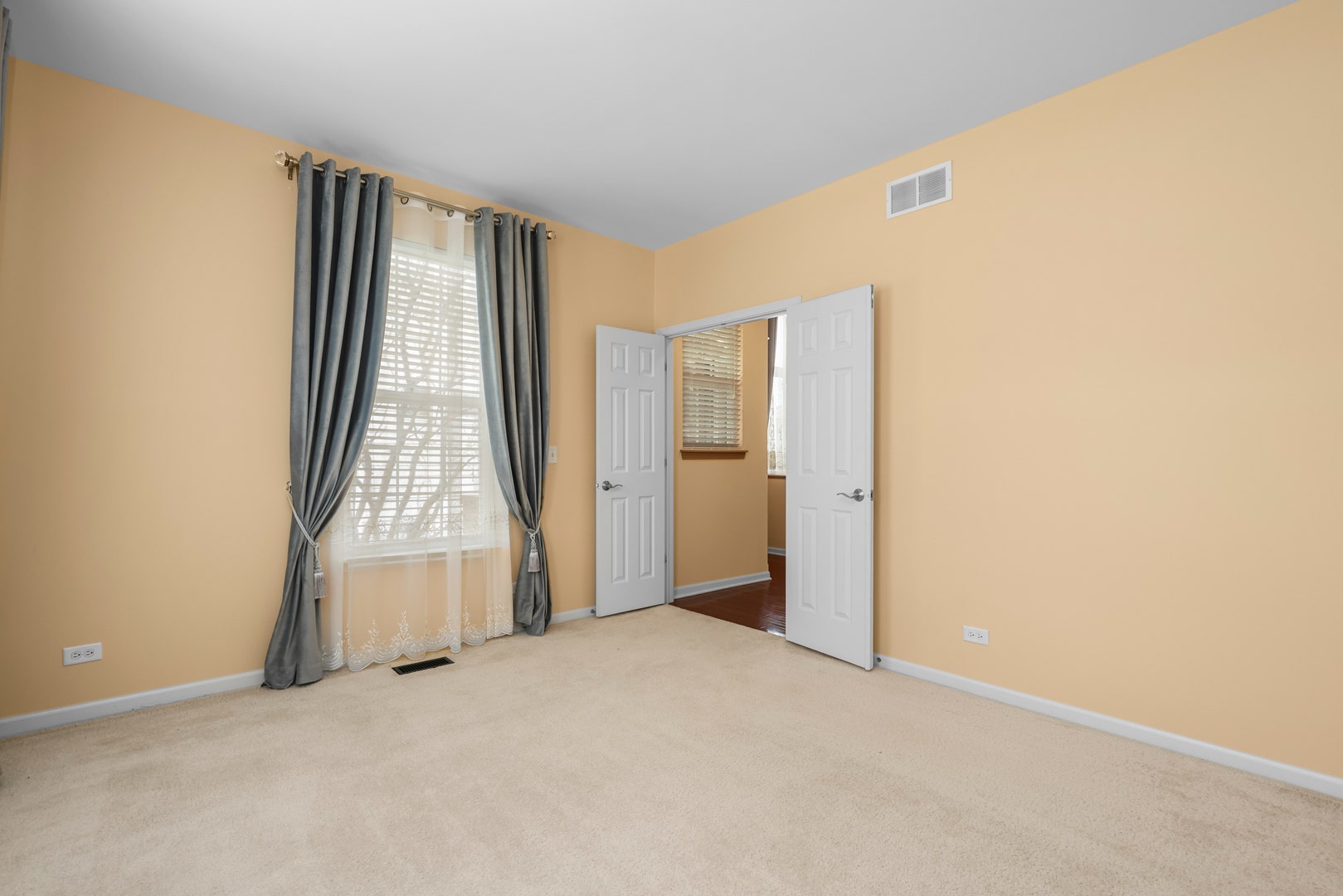 239 Pawtucket Avenue, Elgin, IL 60124 239 Pawtucket Avenue, Elgin, IL 60124