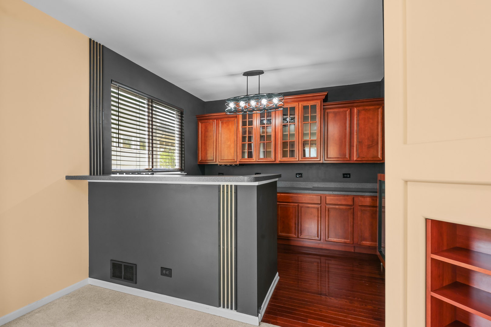 239 Pawtucket Avenue, Elgin, IL 60124 239 Pawtucket Avenue, Elgin, IL 60124