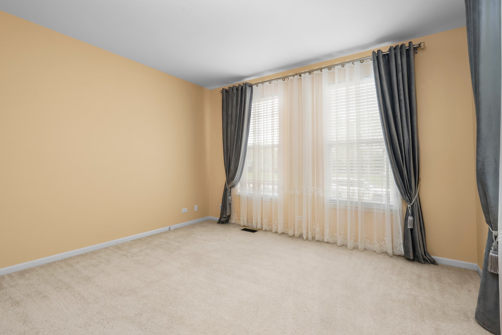 239 Pawtucket Avenue, Elgin, IL 60124 239 Pawtucket Avenue, Elgin, IL 60124