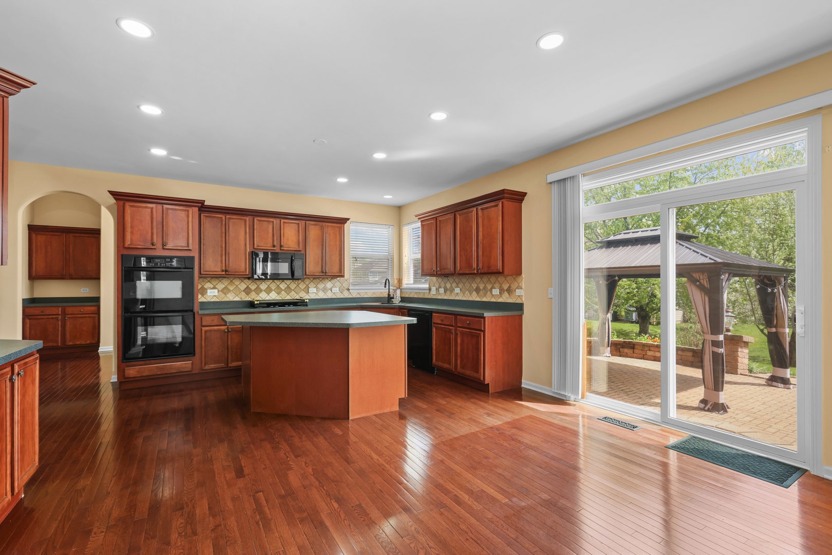 239 Pawtucket Avenue, Elgin, IL 60124 239 Pawtucket Avenue, Elgin, IL 60124