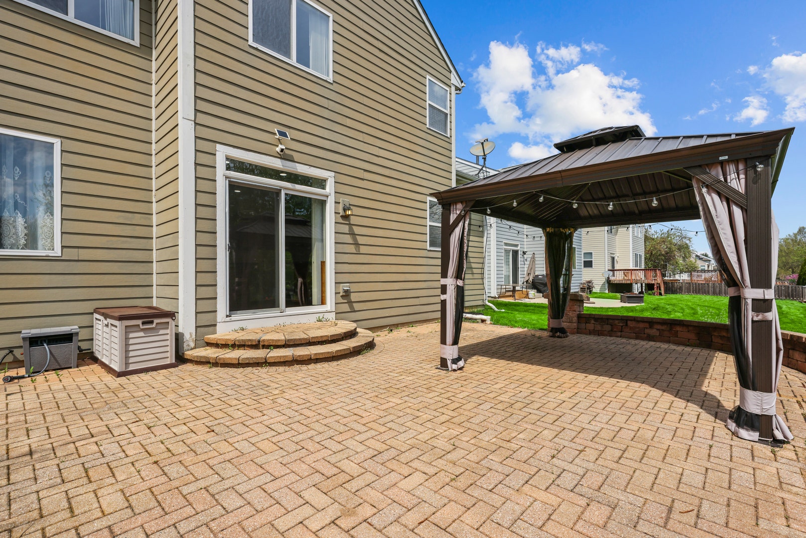 239 Pawtucket Avenue, Elgin, IL 60124 239 Pawtucket Avenue, Elgin, IL 60124