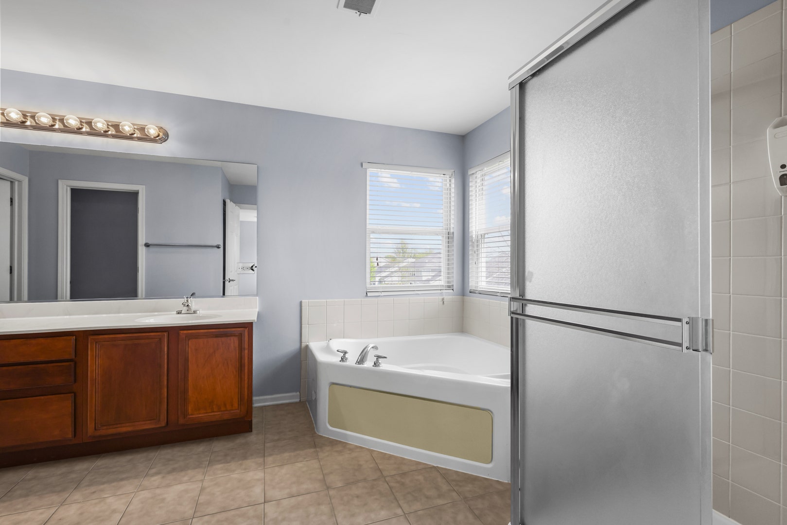 239 Pawtucket Avenue, Elgin, IL 60124 239 Pawtucket Avenue, Elgin, IL 60124